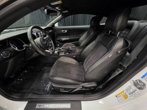 Used 2020 Ford Mustang GT Premium w/ GT Performance Package RWD image 19