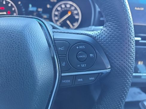 Used 2022 Toyota Avalon Limited image 21