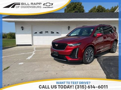 Used 2023 Cadillac XT6 Sport image 1