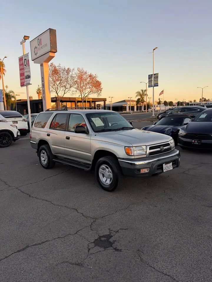 Used 2000 Toyota 4Runner 2WD image 3