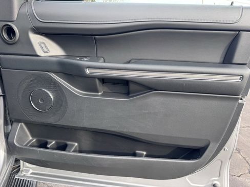 Used 2024 Ford Expedition Max XLT image 27
