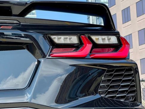 Used 2022 Chevrolet Corvette Stingray Preferred Cpe w/ Z51 Performance Package RWD image 16