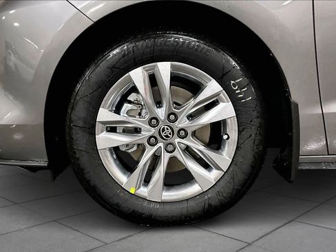 New 2026 Toyota Sienna Limited image 11