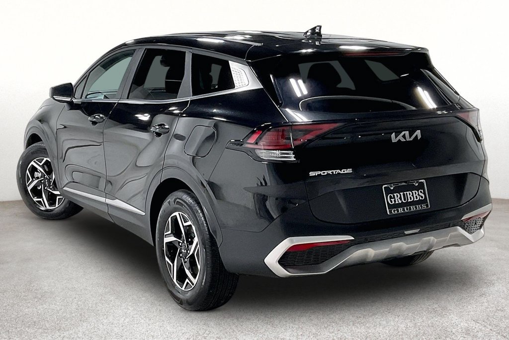 Used 2025 Kia Sportage LX FWD image 15