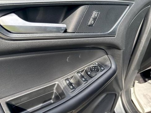 New 2024 Ford Edge SE image 13