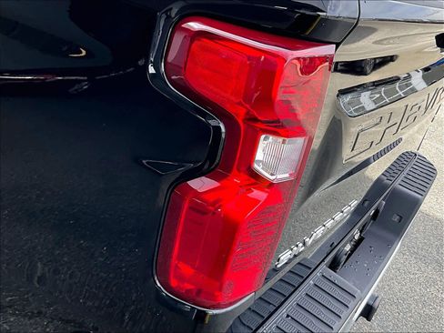 Used 2022 Chevrolet Silverado 1500 LT image 35