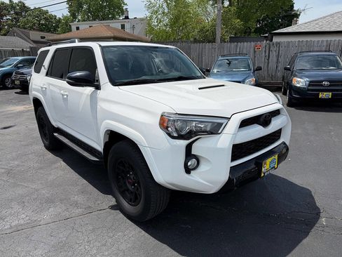 Used 2018 Toyota 4Runner TRD Off-Road Premium AWD/4WD image 89