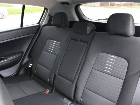 Used 2018 Kia Sportage LX AWD/4WD image 17