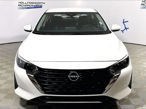 Used 2025 Nissan Sentra SV FWD image 2