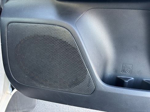 Used 2018 Toyota Tacoma SR5 image 21