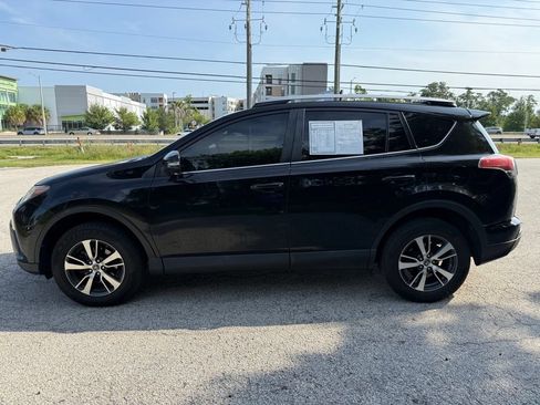 Used 2018 Toyota RAV4 XLE AWD/4WD image 15