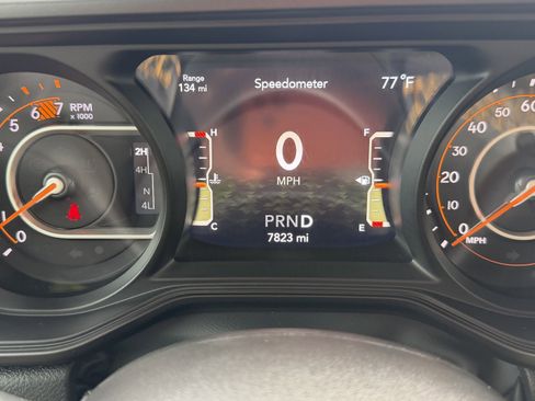 Used 2024 Jeep Wrangler Sport S image 19