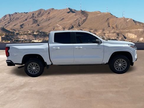 Used 2024 Chevrolet Colorado LT w/ LT Convenience Package image 18