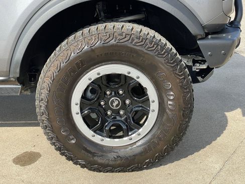 Used 2024 Ford Bronco Badlands image 53
