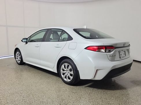 Used 2025 Toyota Corolla LE FWD image 7