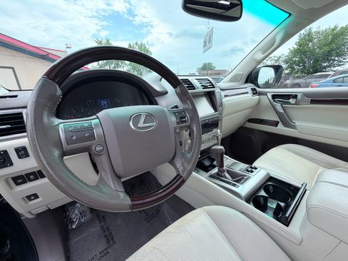 Used 2019 Lexus GX 460 Premium w/ Premium Package AWD/4WD image 15