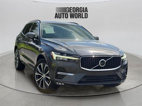 Used 2022 Volvo XC60 B5 Momentum w/ Advanced Package AWD/4WD image 2