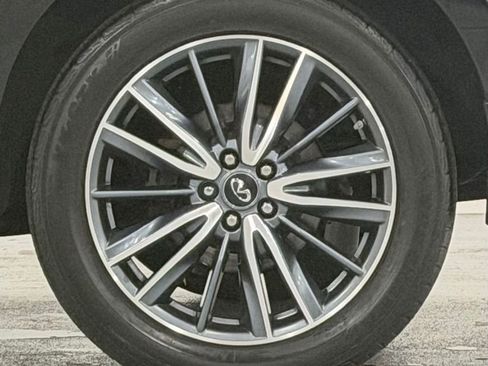Used 2019 INFINITI QX60 Luxe w/ Sensory Package AWD/4WD image 8