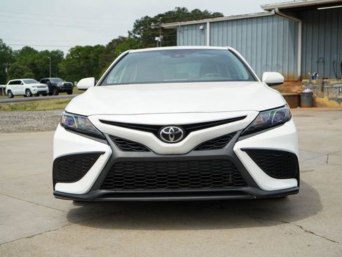 Used 2021 Toyota Camry SE image 10