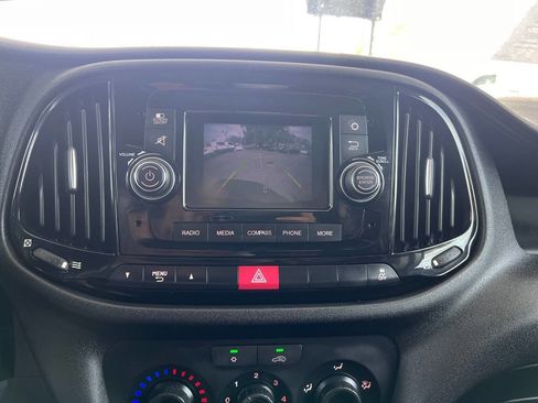 Used 2018 RAM ProMaster City Tradesman image 9