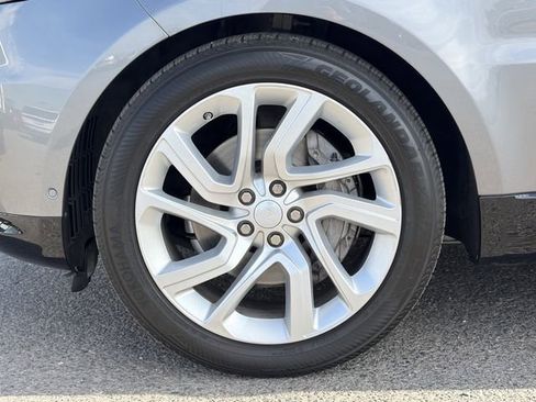 Used 2020 Land Rover Range Rover Sport HSE image 32