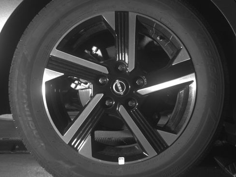 Used 2025 Nissan Sentra SV FWD image 15