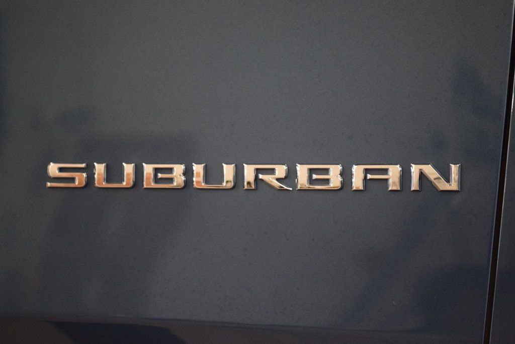 Used 2025 Chevrolet Suburban High Country AWD/4WD image 17