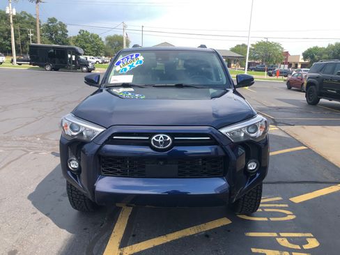 Used 2024 Toyota 4Runner SR5 Premium w/ Moonroof Package AWD/4WD image 2