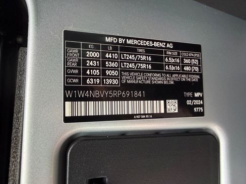 Used 2024 Mercedes-Benz Sprinter 144 Cargo image 29