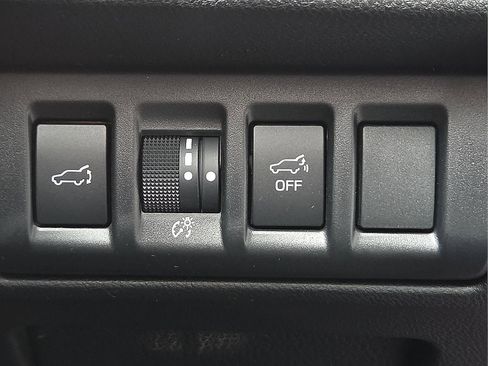 Used 2025 Subaru Outback Premium image 15