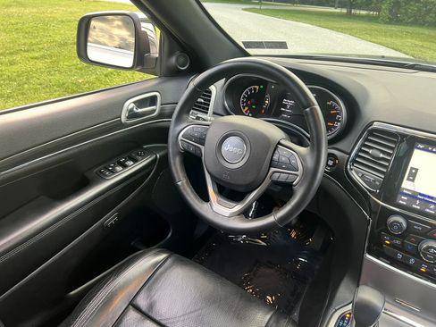 Used 2019 Jeep Grand Cherokee Limited w/ Luxury Group II AWD/4WD image 13