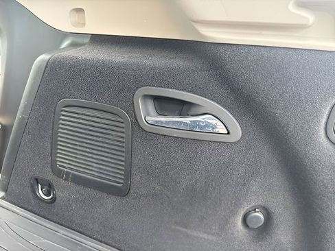 Used 2019 Buick Envision Essence AWD/4WD image 37