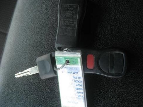 Used 2012 Nissan Titan SV image 23