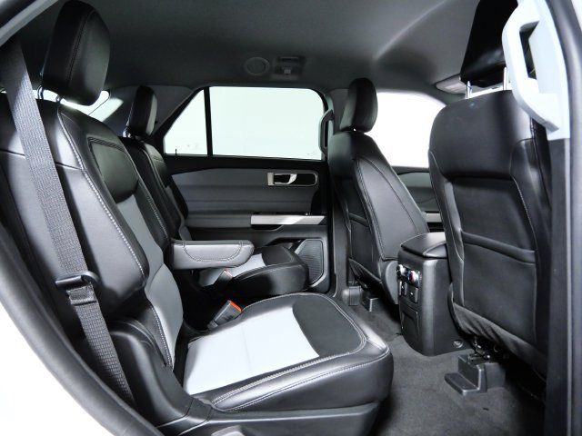 Certified 2023 Ford Explorer XLT w/ Equipment Group 202A AWD/4WD image 11