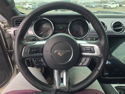 Used 2015 Ford Mustang GT RWD image 16