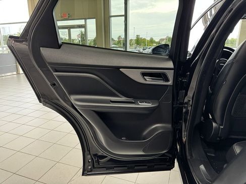 Used 2019 Jaguar F-PACE S image 37