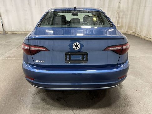 Used 2021 Volkswagen Jetta SE w/ SE Cold Weather Package image 3