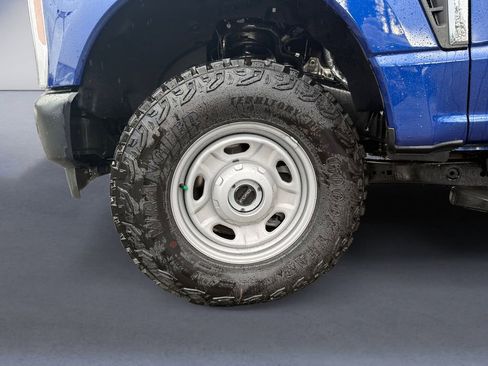 New 2026 Ford F250 XL w/ XL Off-Road Package image 9