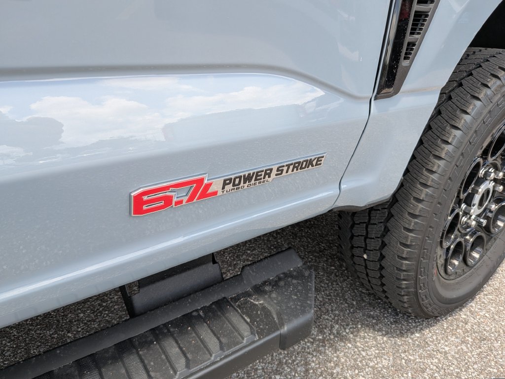 New 2026 Ford F250 Lariat w/ Black Appearance Package AWD/4WD image 9