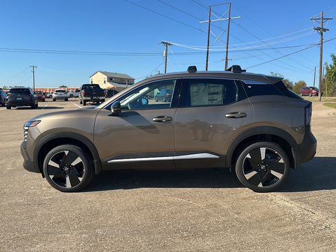 New 2026 Nissan Kicks SR image 5