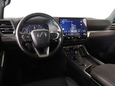 Used 2025 Lexus GX 550 w/ Accessory Package (Z1) AWD/4WD image 2