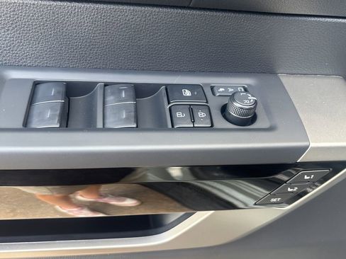 New 2026 Toyota Tundra Limited AWD/4WD image 8