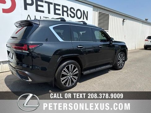 Used 2025 Lexus LX 600 4WD w/ Accessory Package (2T) image 4