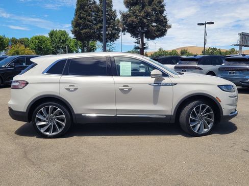 Certified 2023 Lincoln Nautilus Reserve w/ Equipment Group 202A AWD/4WD image 3