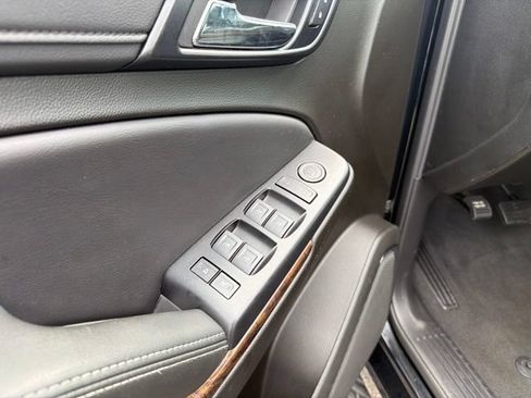Used 2019 Chevrolet Tahoe LS AWD/4WD image 11