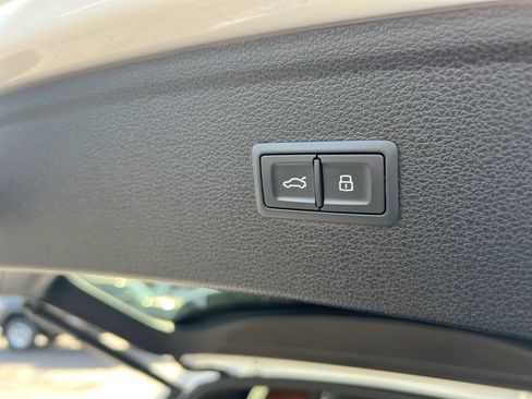 Used 2020 Audi Q5 2.0T Premium w/ Convenience Package image 27