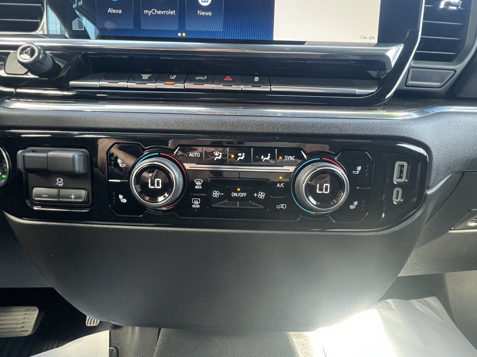 Used 2024 Chevrolet Silverado 2500 LT RWD image 29