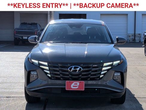 Used 2024 Hyundai Tucson SE image 2
