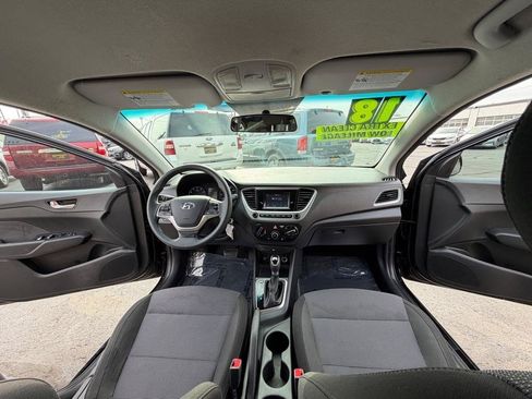Used 2018 Hyundai Accent SE FWD image 17