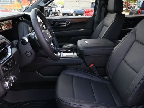 New 2026 GMC Yukon XL Denali w/ Sun & Power Step Package AWD/4WD image 18